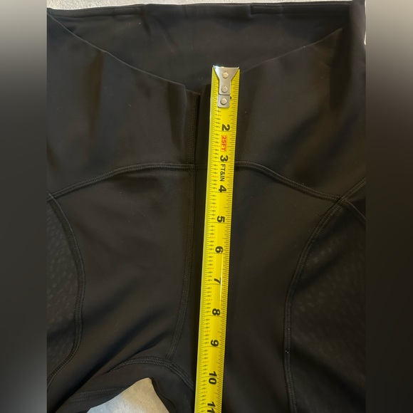 Lululemon Nulu and Mesh Mid-Rise Yoga Crop 23". Size 8. black - Picture 9 of 10
